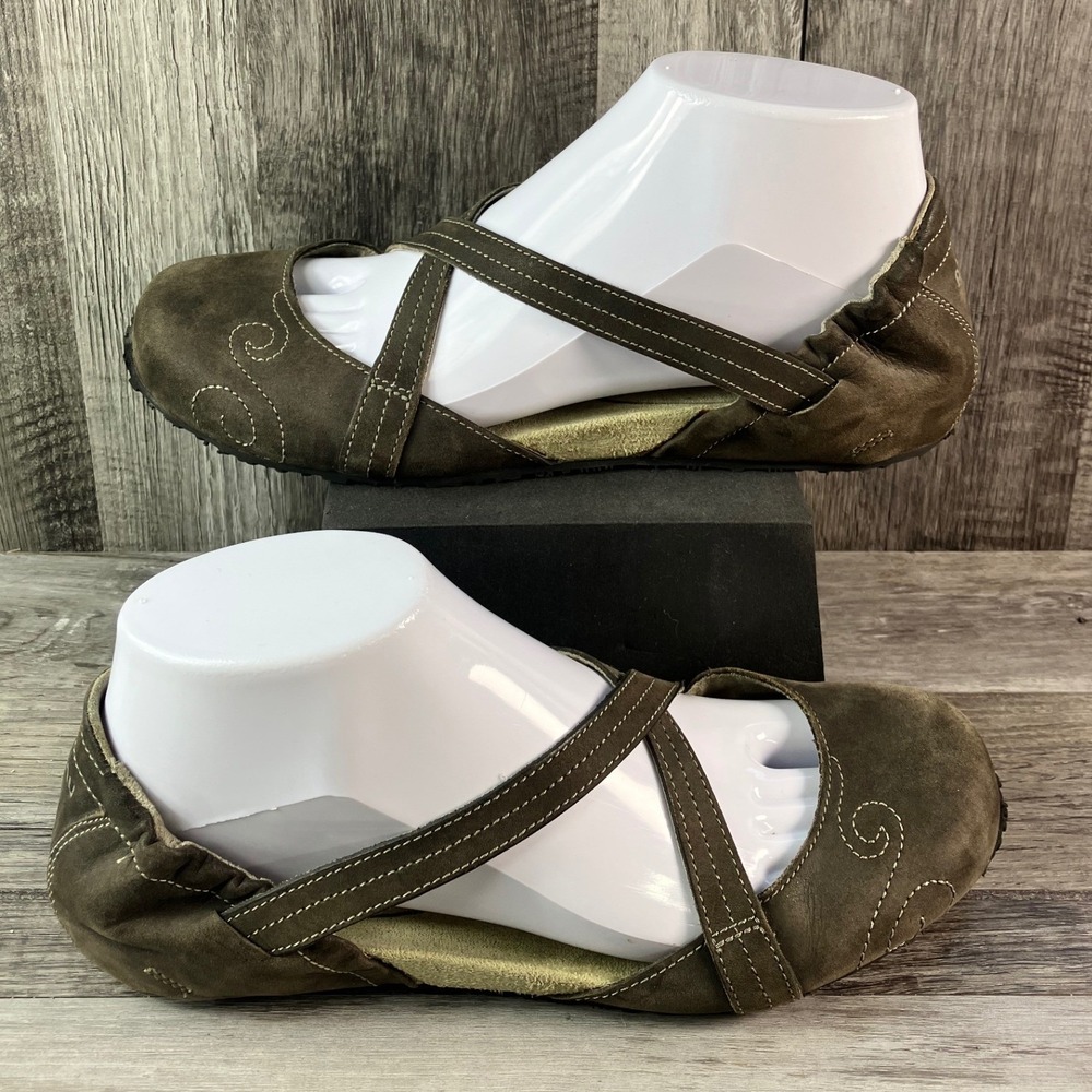 Ahnu Karma Women 7.5 Brown Suede Crisscross Strap Mary Jane Flats AF2371SMKB